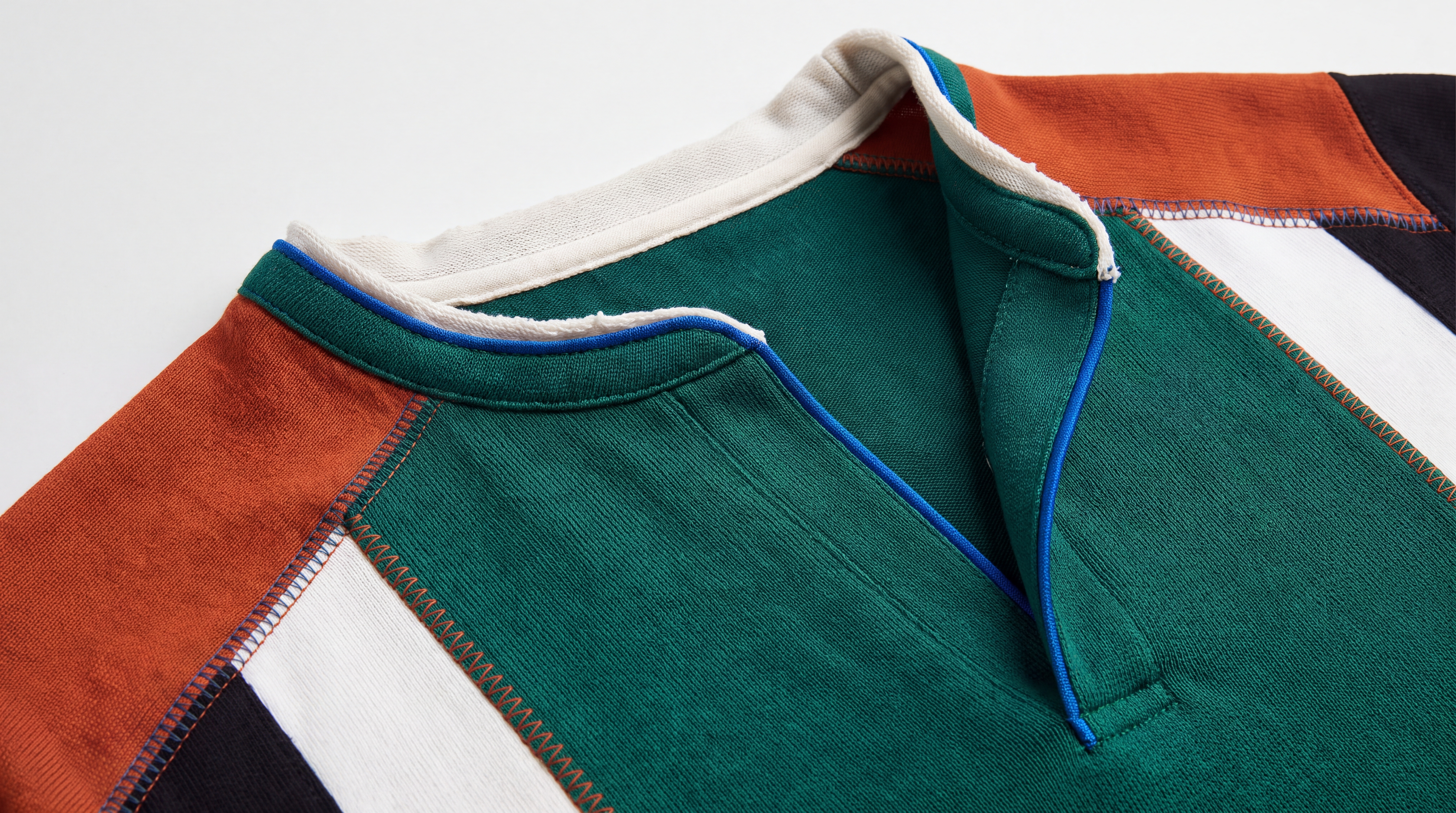 JOHNNY COLLAR DETAIL